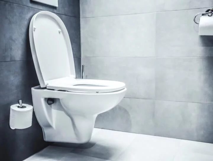 Toilet aanpassen, van een staand naar zwevend toilet